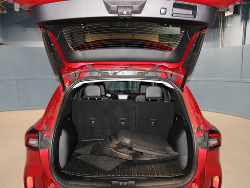 Used 2025 Ford Escape SE w/ Class II Trailer Tow Package FWD image 40