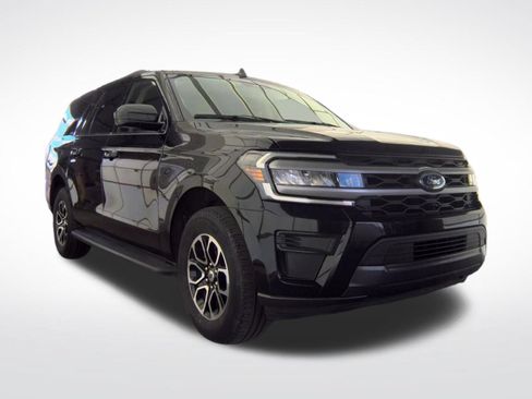 Used 2024 Ford Expedition Max XLT RWD image 3