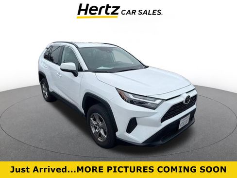 Used 2025 Toyota RAV4 XLE image 1