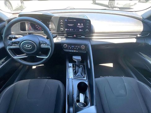 Used 2021 Hyundai Elantra SEL FWD image 17