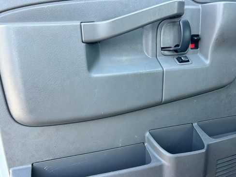 Used 2019 Chevrolet Express 2500 w/ Communications Package image 7