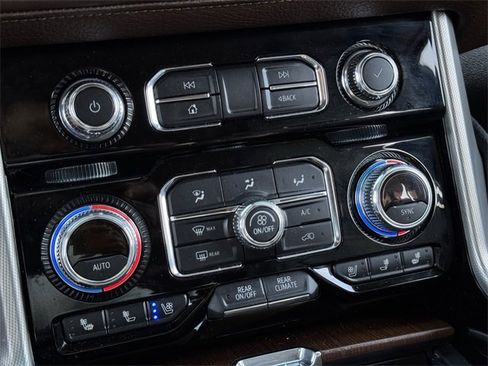 Used 2021 GMC Yukon XL Denali w/ Denali Ultimate Package image 18