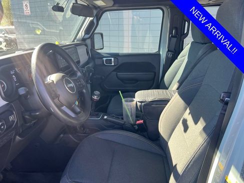 Used 2024 Jeep Wrangler Unlimited Sport AWD/4WD image 7