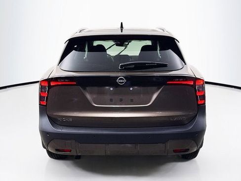 New 2026 Nissan Kicks SV w/ SV Premium Package image 6