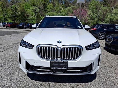 Used 2025 BMW X5 xDrive50e AWD/4WD image 2