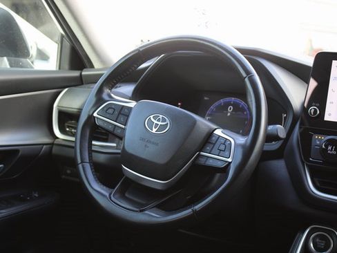 Used 2024 Toyota Grand Highlander XLE image 20