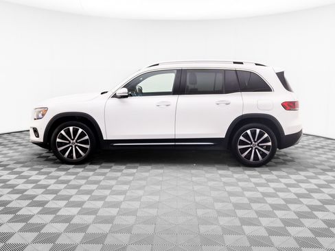 Used 2023 Mercedes-Benz GLB 250 4MATIC image 2