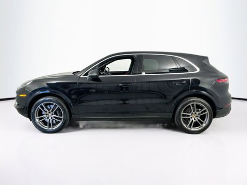 Used 2023 Porsche Cayenne image 8