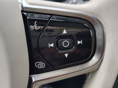 Certified 2023 Volvo XC60 B5 Core w/ Climate Package image 14