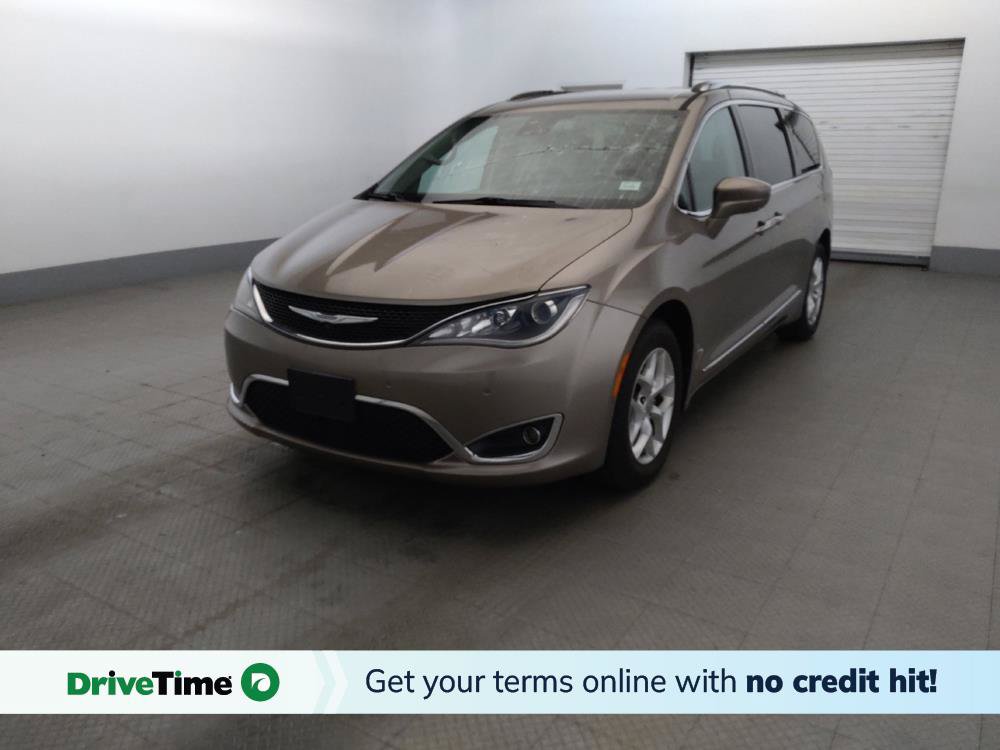 Used 2017 Chrysler Pacifica Touring-L Plus w/ Advanced Safetytec Group FWD image 1