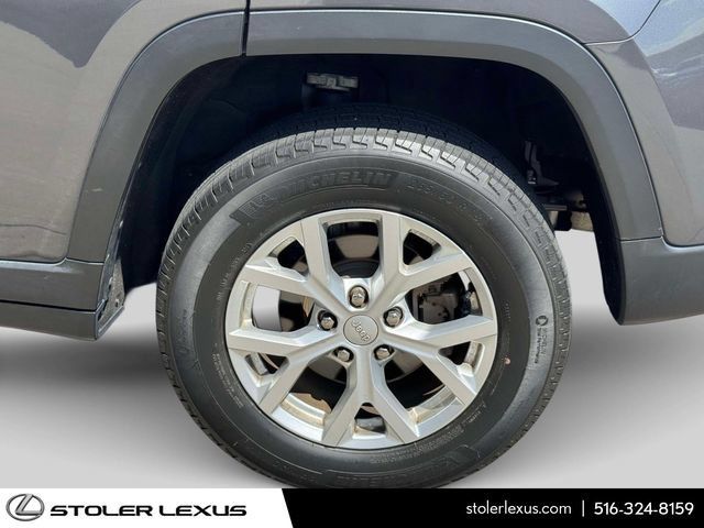 Used 2023 Jeep Grand Cherokee Limited AWD/4WD image 15