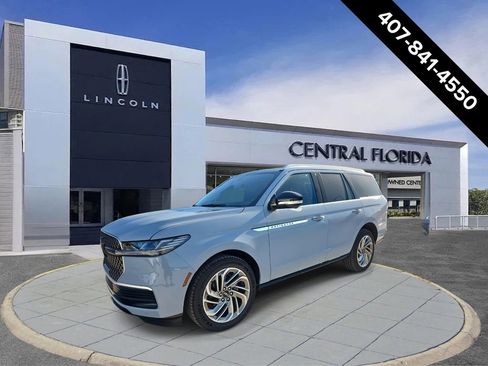 New 2026 Lincoln Navigator Reserve image 6