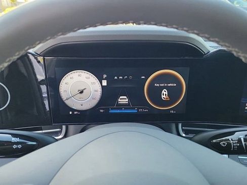 New 2025 Hyundai Elantra SEL FWD image 23