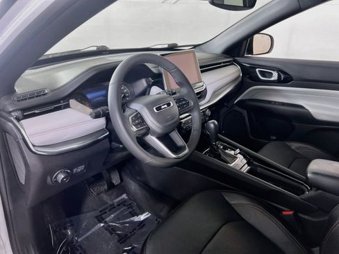 Used 2023 Jeep Compass Limited AWD/4WD image 9