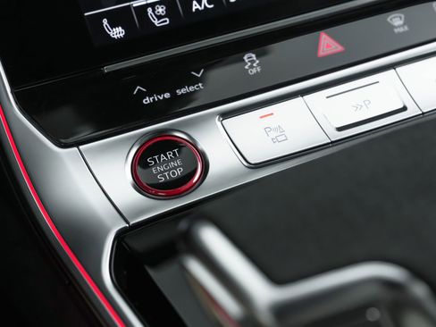 Used 2024 Audi RS 6 performance w/ Matte Carbon Package image 28