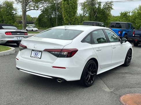 Used 2025 Honda Civic Sport image 4