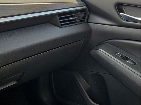 Used 2025 Nissan Altima 2.5 SV FWD image 15