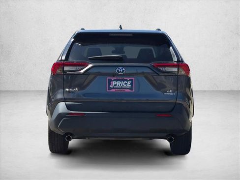 Used 2021 Toyota RAV4 LE AWD/4WD image 7