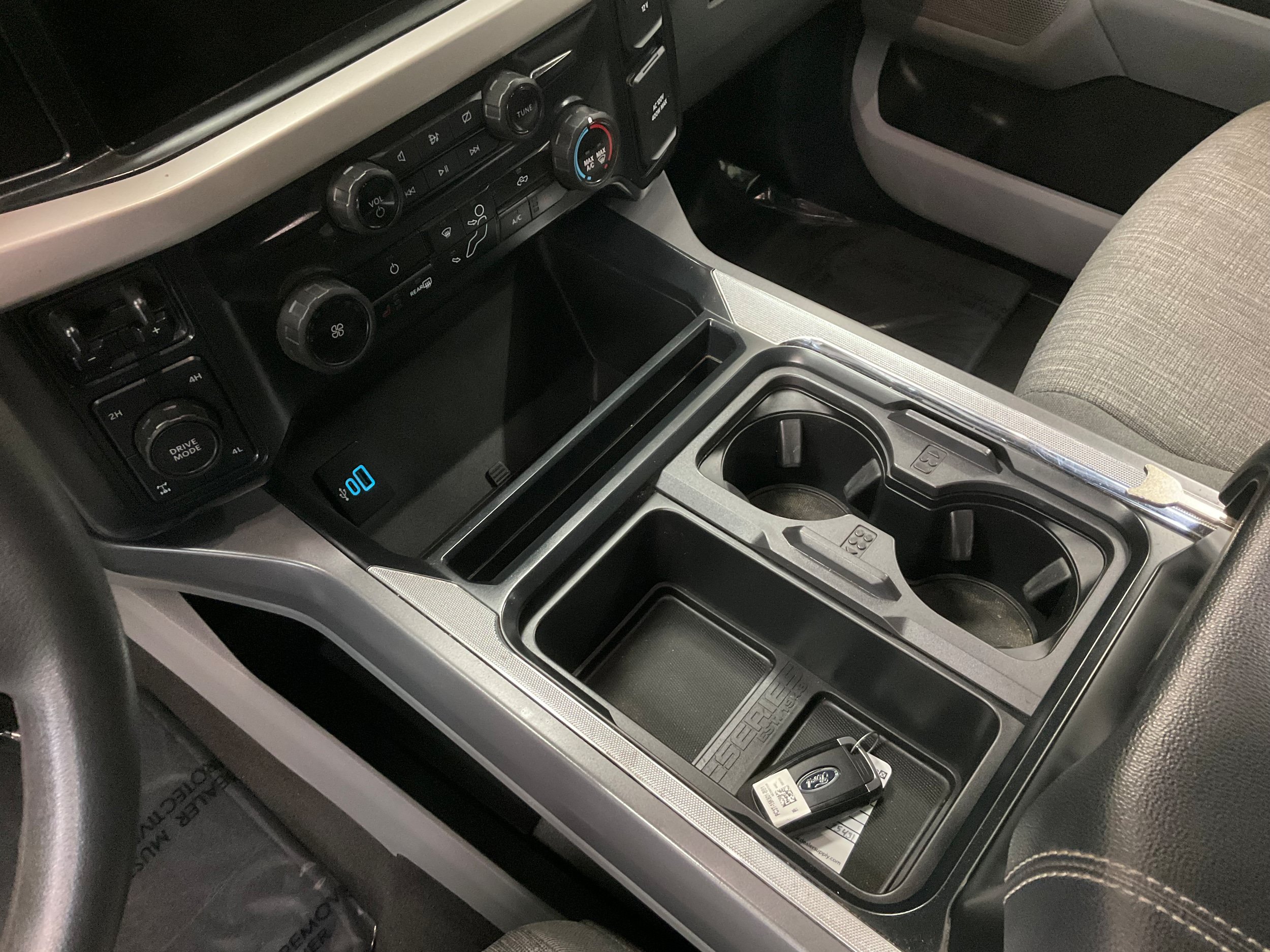 Used 2024 Ford F250 XLT w/ XLT Premium Package AWD/4WD image 16
