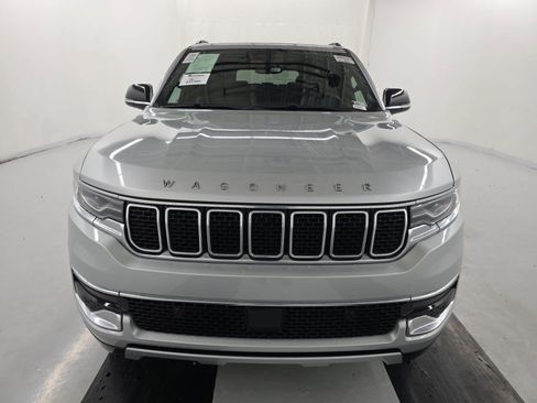 Used 2023 Jeep Wagoneer Series II RWD image 2