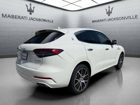 Certified 2023 Maserati Levante GT AWD/4WD image 11