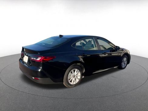 Used 2025 Toyota Camry LE image 14