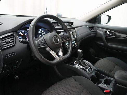 Used 2020 Nissan Rogue SV image 8