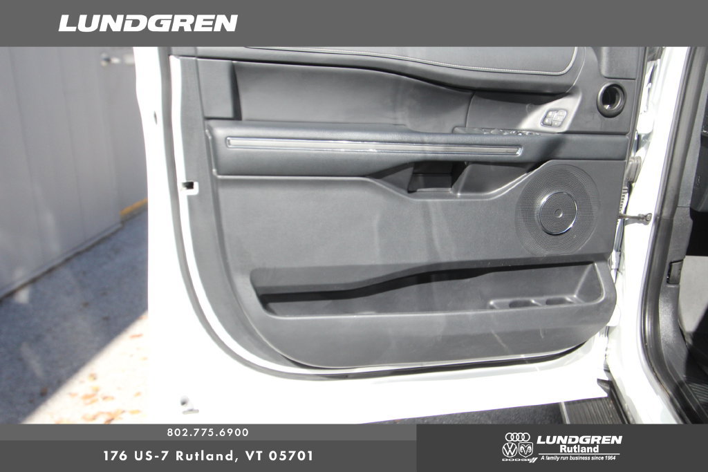 Used 2023 Ford Expedition XLT AWD/4WD image 11