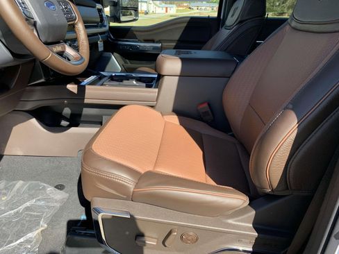 New 2025 Ford F250 King Ranch w/ Chrome Package image 10