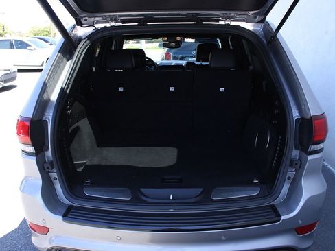 Used 2021 Jeep Grand Cherokee SRT image 8