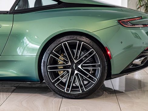 Used 2025 Aston Martin DB12 Coupe RWD image 7