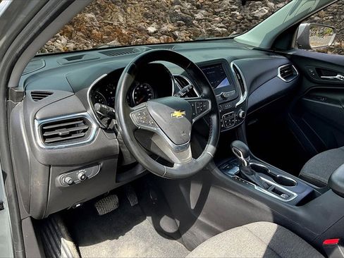 Used 2023 Chevrolet Equinox LT w/ Driver Convenience Package image 13