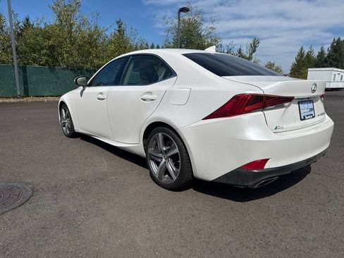 Used 2018 Lexus IS 300 AWD w/ Comfort Package image 5