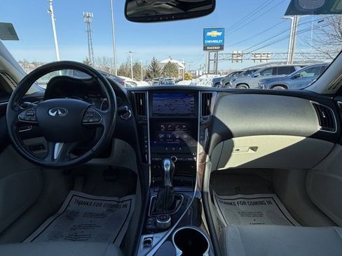 Used 2015 INFINITI Q50 Premium w/ Deluxe Touring Package image 4