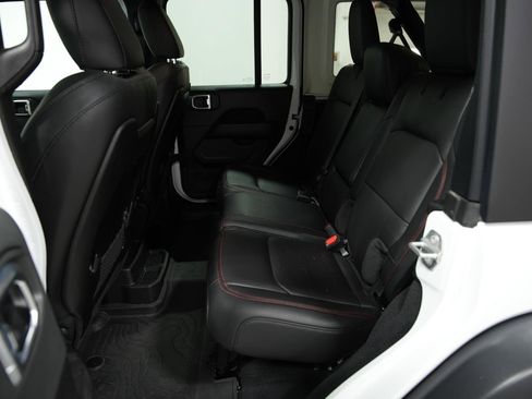 Used 2024 Jeep Wrangler Unlimited Rubicon w/ Convenience Group AWD/4WD image 22