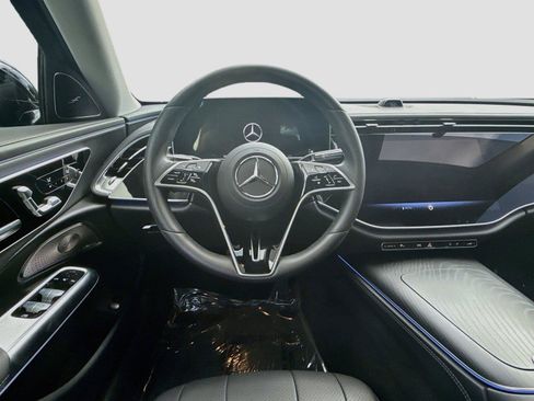 Used 2024 Mercedes-Benz E 350 4MATIC Sedan image 11