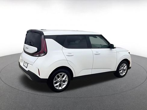 Used 2025 Kia Soul LX w/ LX Technology Package FWD image 15