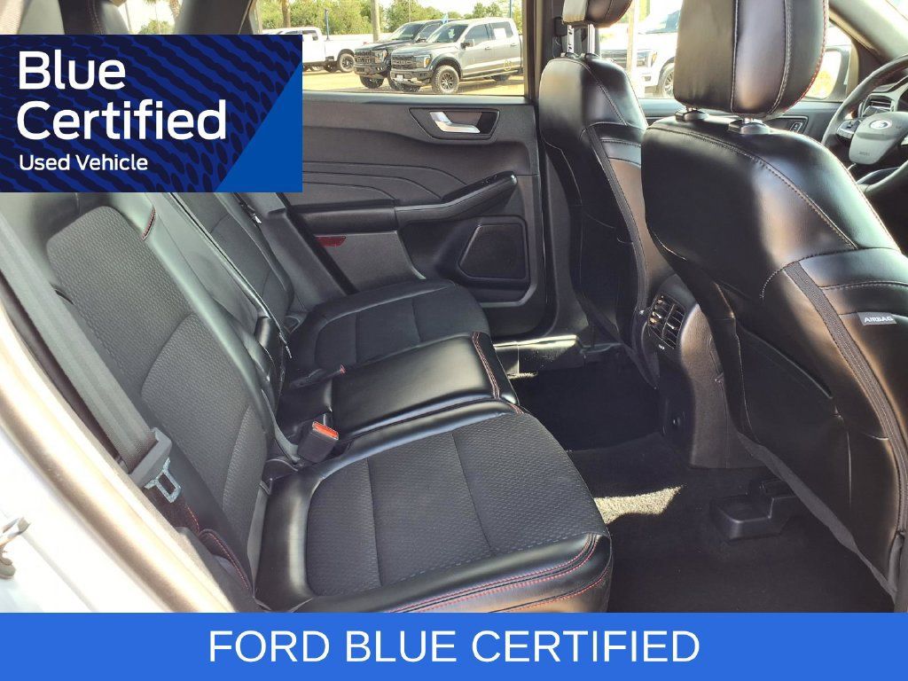 Certified 2025 Ford Escape ST-Line Select AWD/4WD image 27