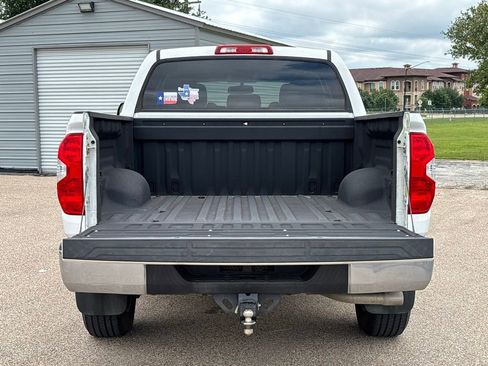 Used 2016 Toyota Tundra SR5 w/ SR5 Upgrade Package RWD image 6