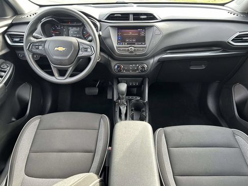 Used 2022 Chevrolet TrailBlazer LT FWD image 19