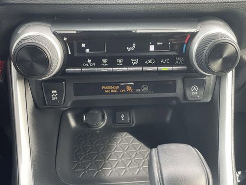 Used 2022 Toyota RAV4 LE image 34