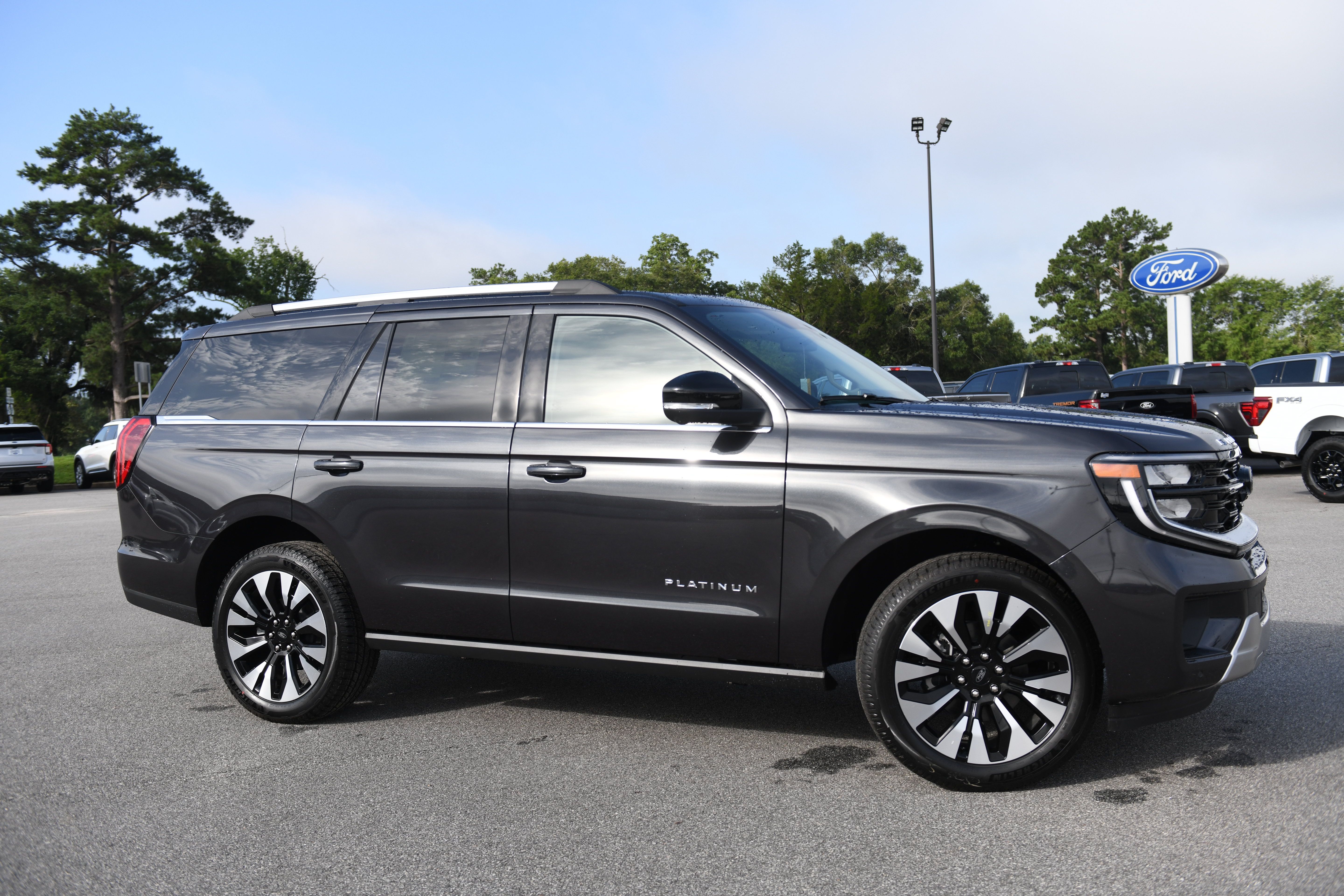 New 2026 Ford Expedition Platinum w/ Driver's Package AWD/4WD image 1