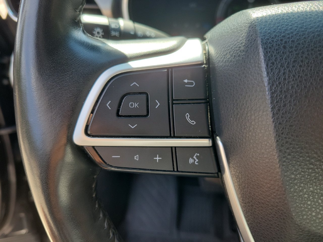 Used 2023 Toyota Highlander Platinum FWD image 20