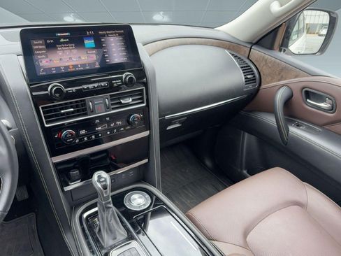 Used 2024 INFINITI QX80 Premium Select w/ All-Season Package image 27