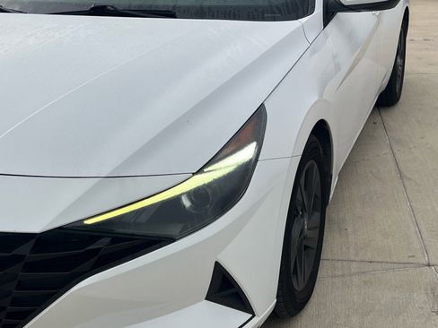 Used 2021 Hyundai Elantra SEL w/ Convenience Package image 4