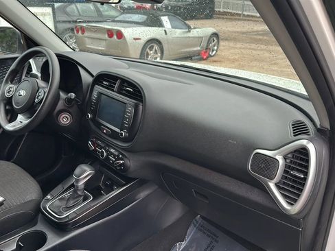Used 2021 Kia Soul S image 26