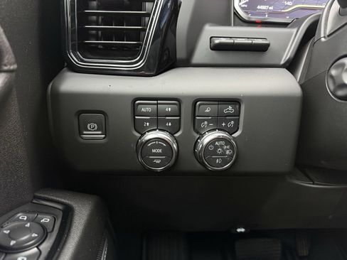 Used 2024 GMC Sierra 1500 AT4 w/ Technology Package image 13