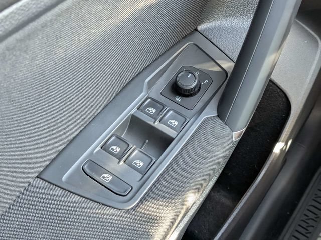 Used 2018 Volkswagen Tiguan S FWD image 18