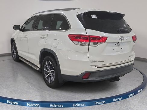 Used 2018 Toyota Highlander XLE AWD/4WD image 8