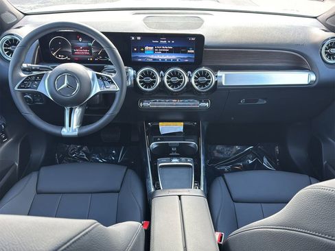 New 2026 Mercedes-Benz GLB 250 image 10